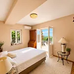 Villa Gemini Luxus Pool Und Meerblick Punta Kriza Nerezine