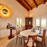 Gemini Luxus Pool Und Meerblick Punta Kriza Villa *